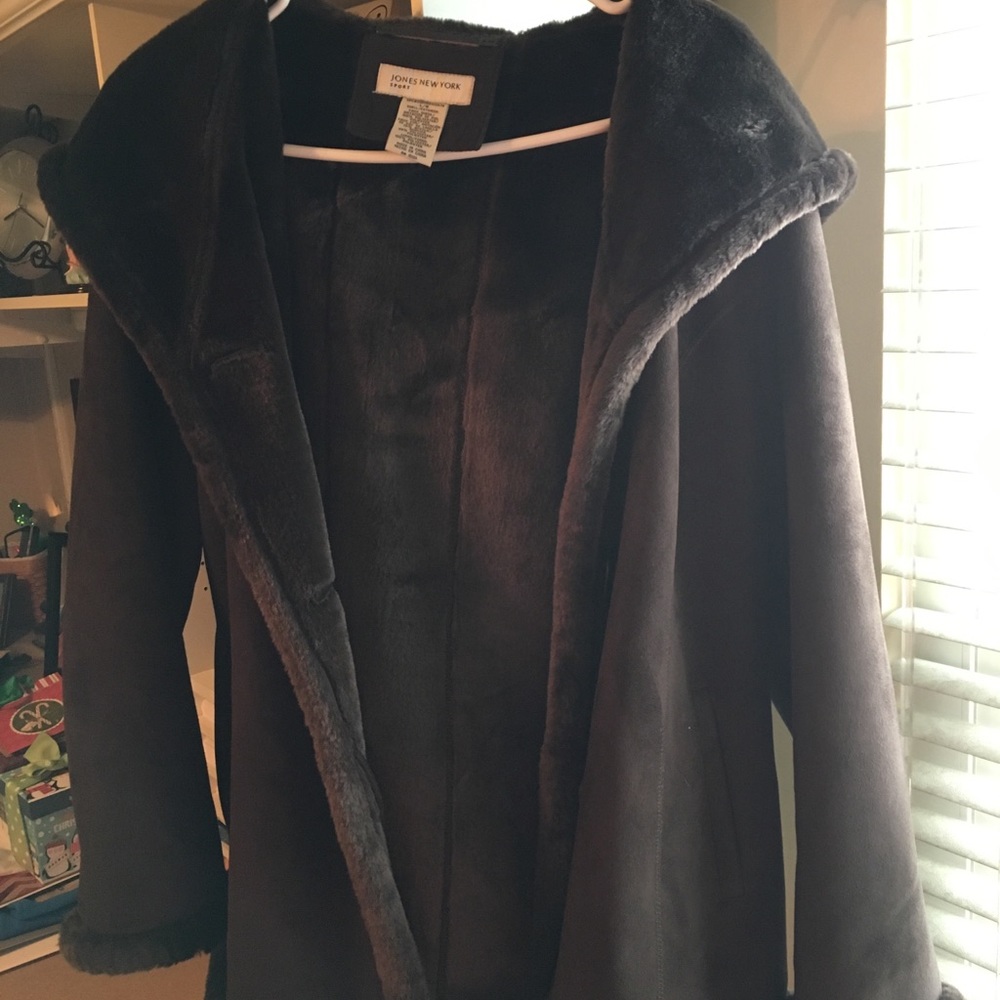 Brand New Jones of New York coat.